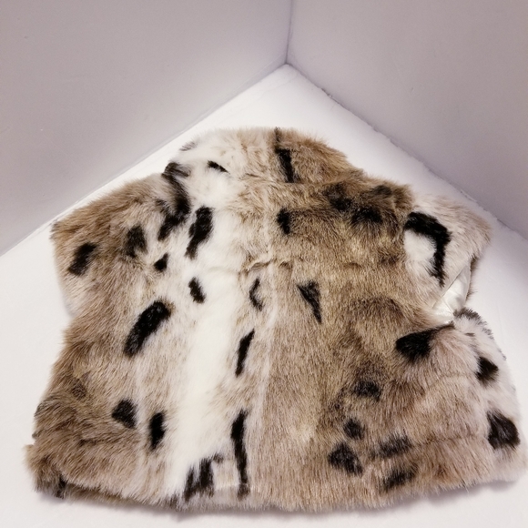 The Childrens Place Spotted Faux Fur Cropped Vest Girl Jacket Sz 24 M Brown. NWT - Picture 3 of 9